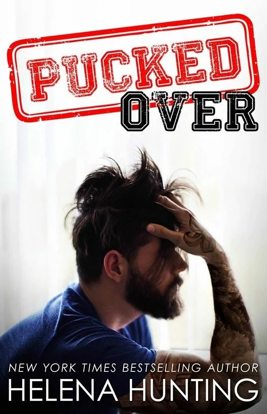 Featured image for Resumen de "Pucked Over" de Helena Hunting