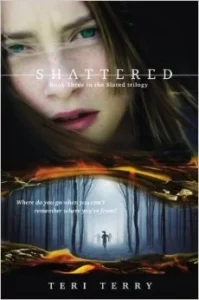 Featured image for Resumen de "Shattered" de Teri Terry