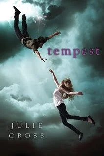 Featured image for Resumen de 'Tempestad' de Julie Cross