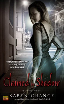 Featured image for Resumen de "Atrapada por la Sombra" por Karen Chance