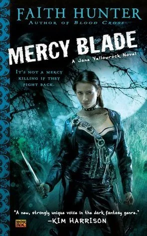 Featured image for Resumen de 'Mercy Blade' por Faith Hunter