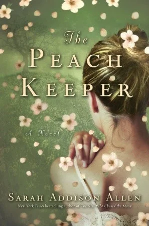 Featured image for Resumen de "The Peach Keeper" por Sarah Addison Allen