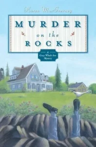 Featured image for Resumen de 'Asesinato en las rocas' por Karen MacInerney