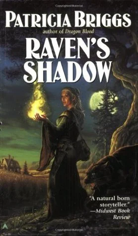 Featured image for Resumen de "La Sombra del Cuervo" por Patricia Briggs